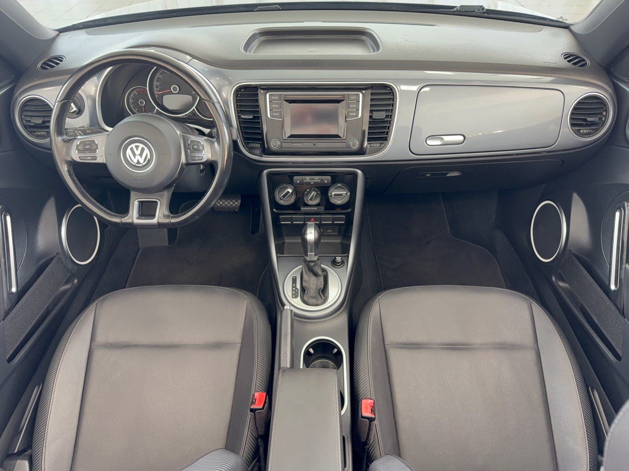 Used 2018 Volkswagen Beetle 2.0T FWD image 17