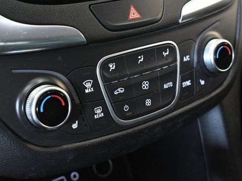 Used 2019 Chevrolet Equinox LT AWD/4WD image 30