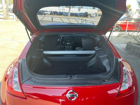 Used 2018 Nissan 370Z Coupe RWD image 21