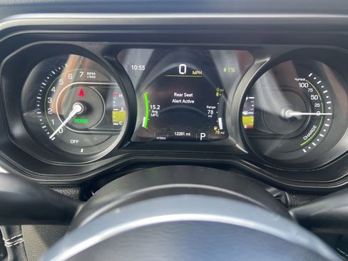 Used 2025 Jeep Wrangler Unlimited Sahara AWD/4WD image 56