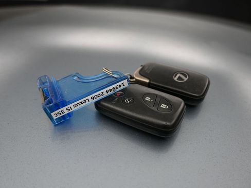 Used 2006 Lexus IS 350 image 39