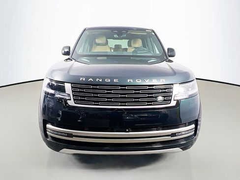 Used 2025 Land Rover Range Rover SE AWD/4WD image 2