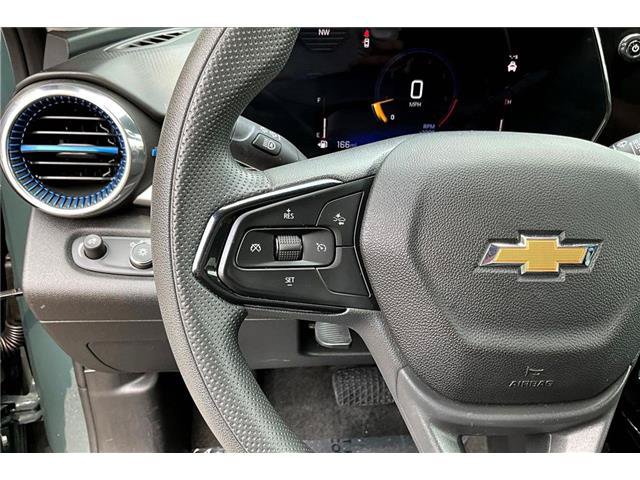 Used 2025 Chevrolet Trax LT FWD image 13