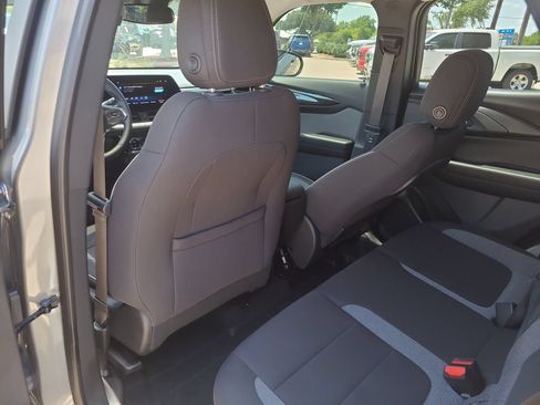 Used 2025 Chevrolet TrailBlazer LT w/ Convenience Package FWD image 10