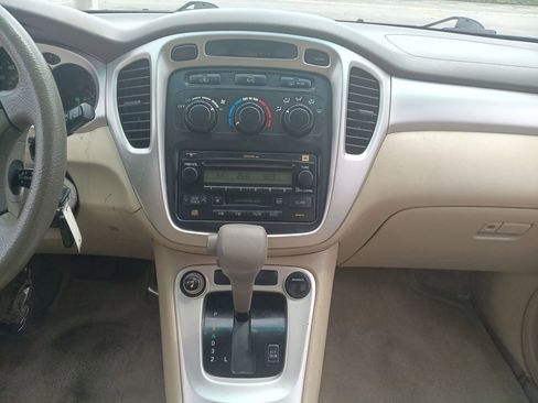 Used 2004 Toyota Highlander 4WD V6 image 19