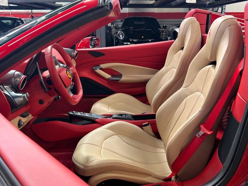 Used 2021 Ferrari F8 Tributo RWD image 16