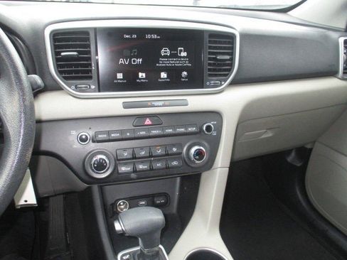 Used 2022 Kia Sportage LX image 15