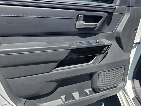 Used 2024 Toyota Tundra Limited AWD/4WD image 9