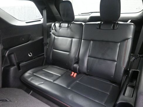 Used 2025 Ford Explorer ST-Line w/ ST-Line Street Pack image 19