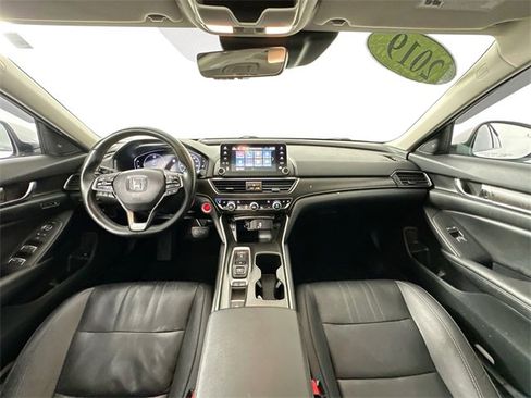 Used 2019 Honda Accord Touring image 32