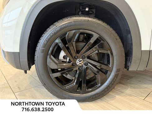Used 2023 Volkswagen Atlas SE AWD/4WD image 25