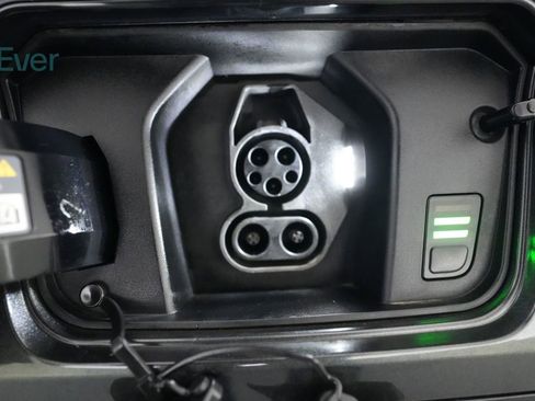 Used 2024 Kia Niro Wave image 10