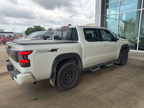Used 2025 Nissan Frontier PRO-4X AWD/4WD image 16