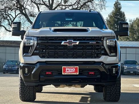 New 2026 Chevrolet Silverado 2500 ZR2 image 12