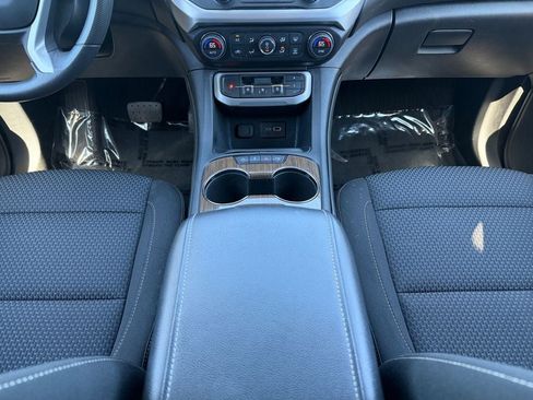 Used 2022 GMC Acadia SLE FWD image 12