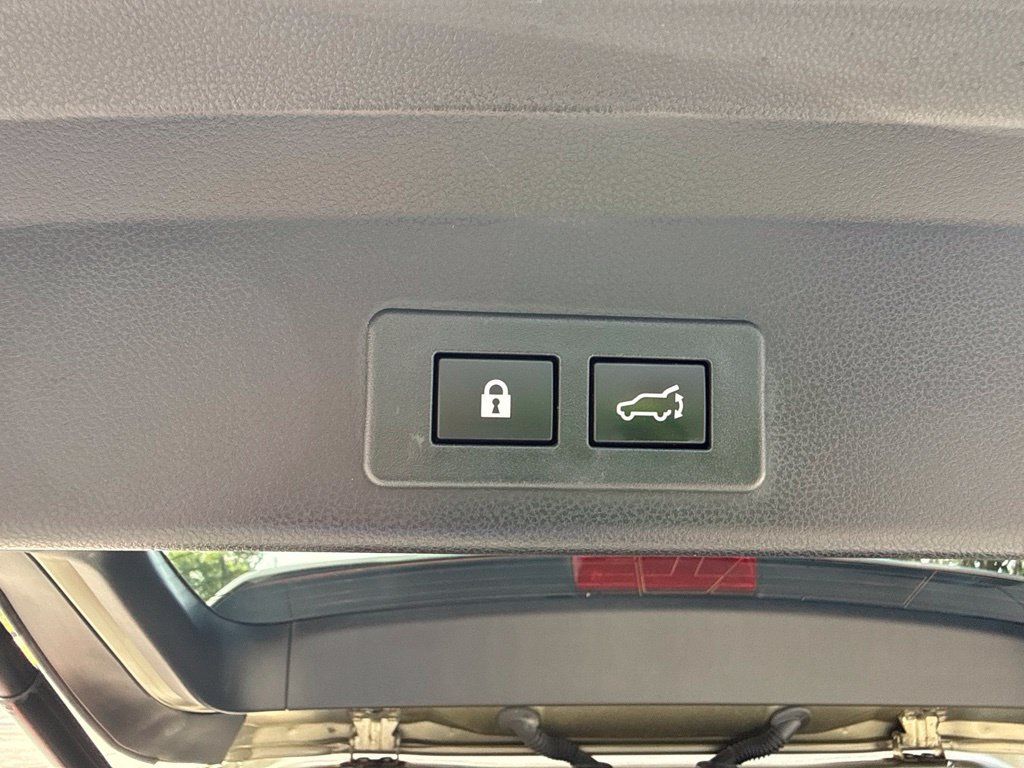 Used 2023 Subaru Ascent Limited w/ Technology Package AWD/4WD image 28