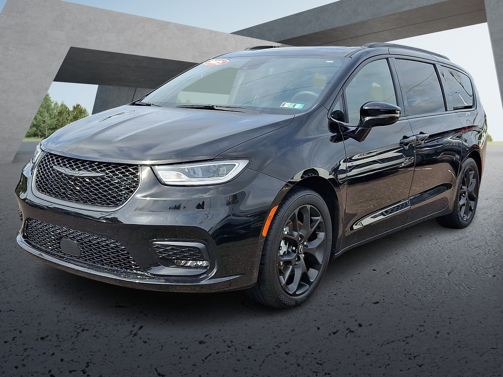 Used 2025 Chrysler Pacifica Limited FWD image 3