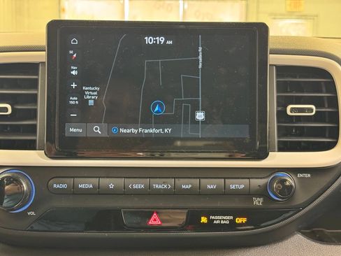 Used 2025 Hyundai Venue Limited FWD image 36