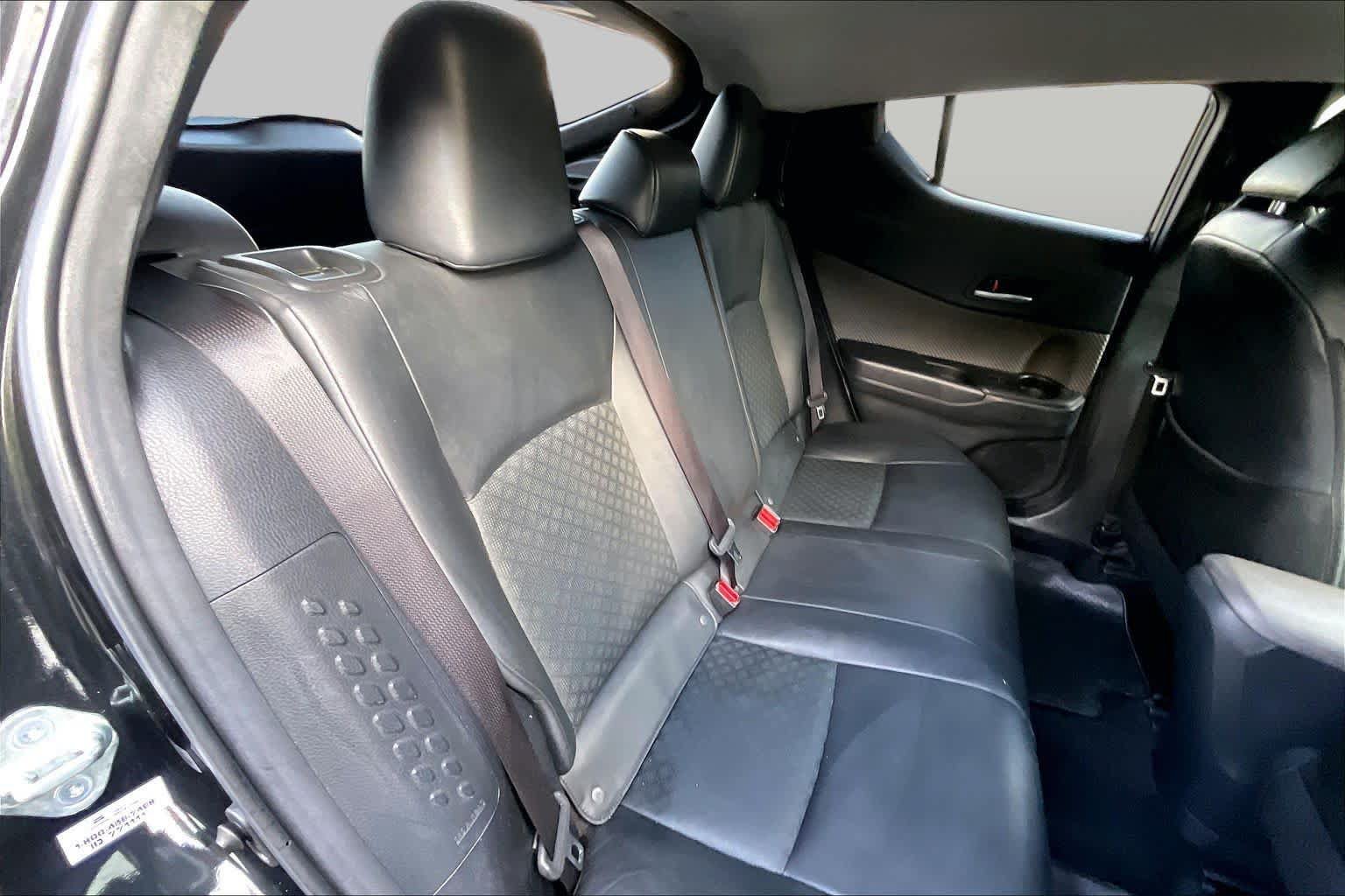 Used 2020 Toyota C-HR Limited FWD image 18