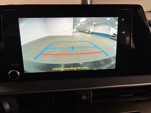Used 2024 Toyota Prius LE FWD image 28