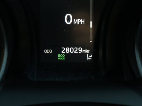 Used 2023 Toyota Camry SE image 4