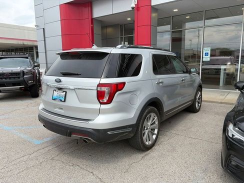 Used 2018 Ford Explorer Limited w/ Equipment Group 301A FWD image 4
