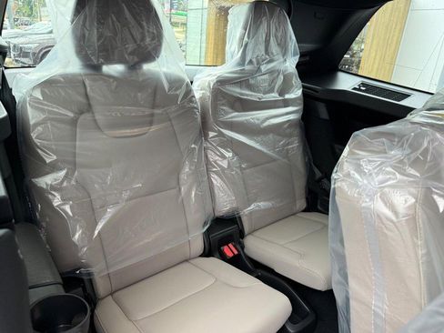 New 2026 Volvo XC90 B6 Plus w/ Protection Package Premier image 4