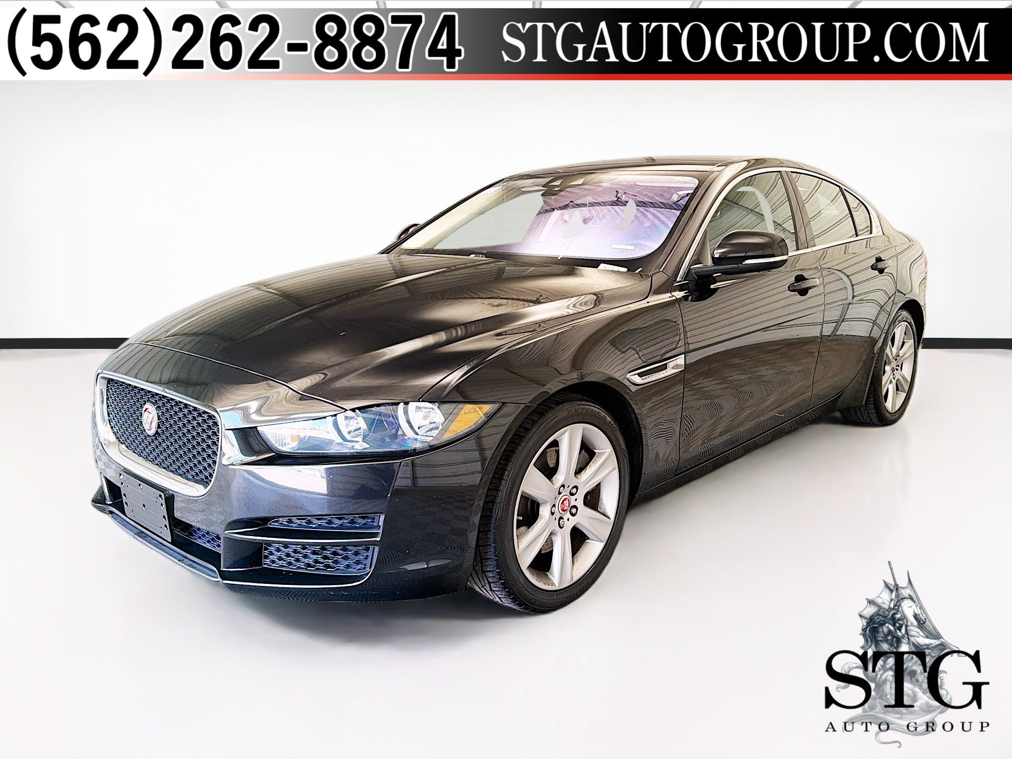 Used 2017 Jaguar XE Prestige RWD image 1