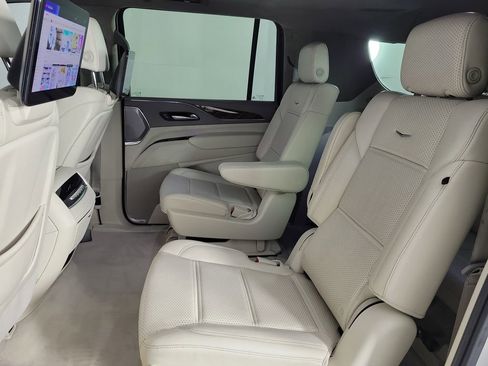 Certified 2024 Cadillac Escalade ESV Sport Platinum w/ LPO, Floor Liner Package AWD/4WD image 12