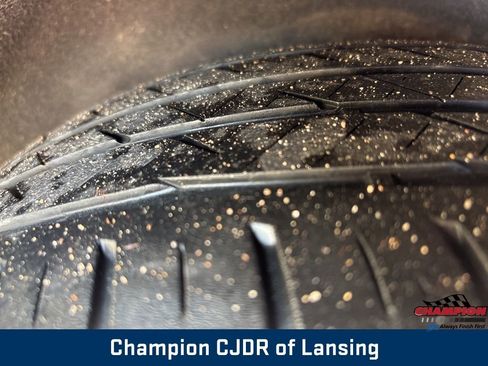Used 2018 Chrysler Pacifica Touring-L Plus w/ Tire & Wheel Group image 11