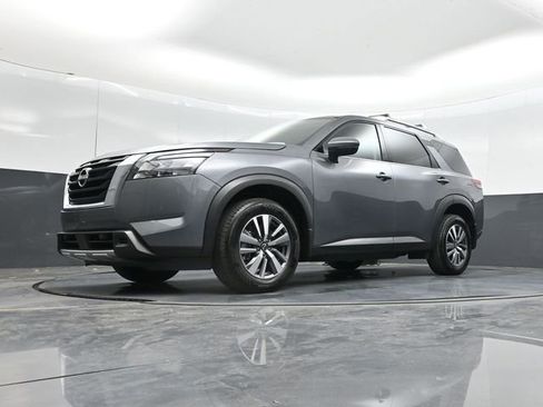 Used 2025 Nissan Pathfinder SL AWD/4WD image 50