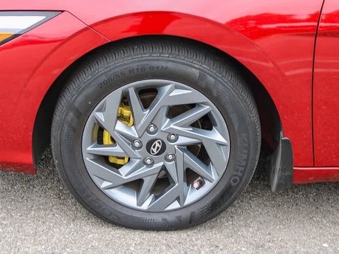 Used 2024 Hyundai Elantra SEL FWD image 6