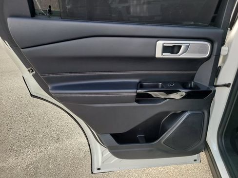 Used 2022 Ford Explorer ST w/ Equipment Group 401A RWD image 12