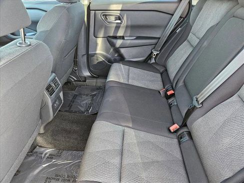 Used 2025 Nissan Rogue SV image 17