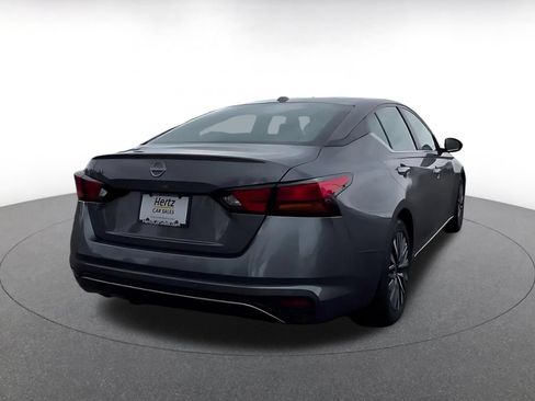 Used 2025 Nissan Altima 2.5 SV FWD image 13