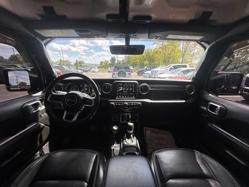 Used 2023 Jeep Wrangler Unlimited Sahara w/ Cold Weather Group AWD/4WD image 2