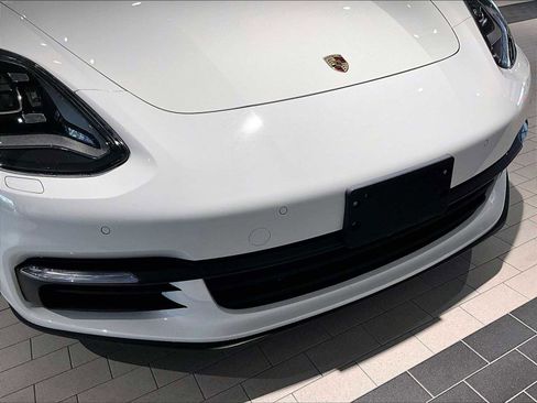 Used 2020 Porsche Panamera image 33
