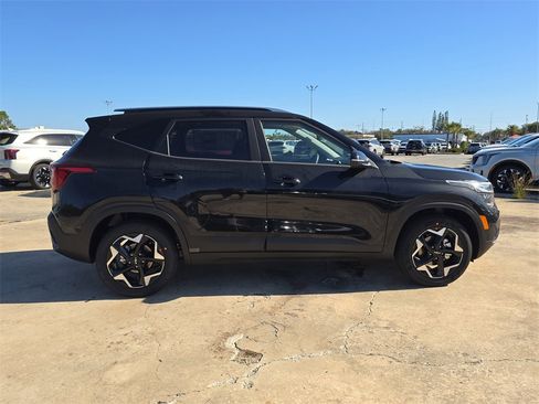 New 2026 Kia Seltos S image 9