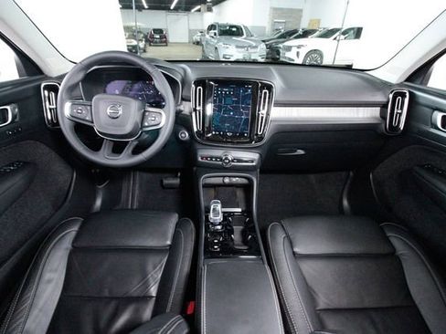 Certified 2023 Volvo XC40 B5 Plus w/ Protection Package Premier image 6