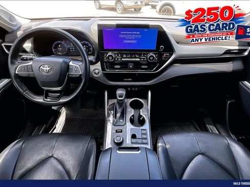 Used 2023 Toyota Highlander Platinum AWD/4WD image 15