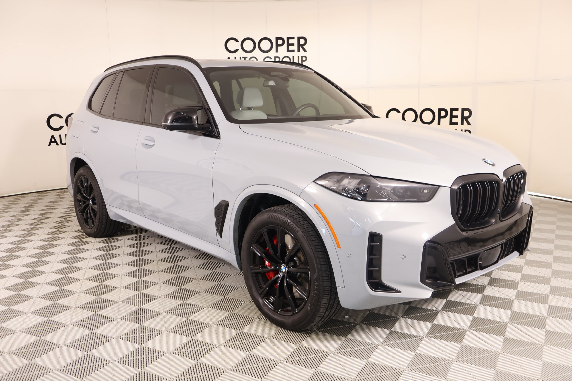 Used 2025 BMW X5 M60i AWD/4WD image 1