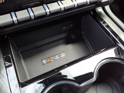 New 2026 GMC Yukon AT4 AWD/4WD image 13