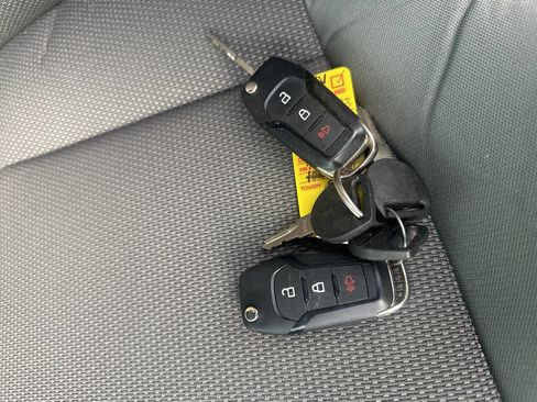 Used 2022 Ford F350 XL w/ Power Equipment Group image 27