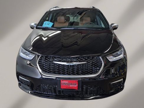 New 2026 Chrysler Pacifica Pinnacle AWD/4WD image 2
