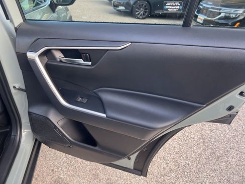 Used 2022 Toyota RAV4 XLE image 17