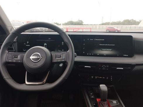 New 2026 Nissan Kicks SR FWD image 13