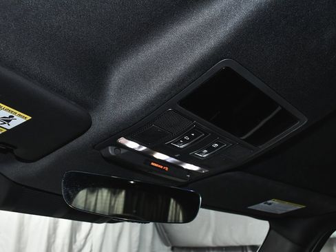 Used 2025 Land Rover Defender 110 S image 37