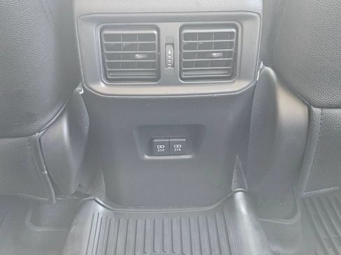 Used 2021 Toyota RAV4 XLE FWD image 28