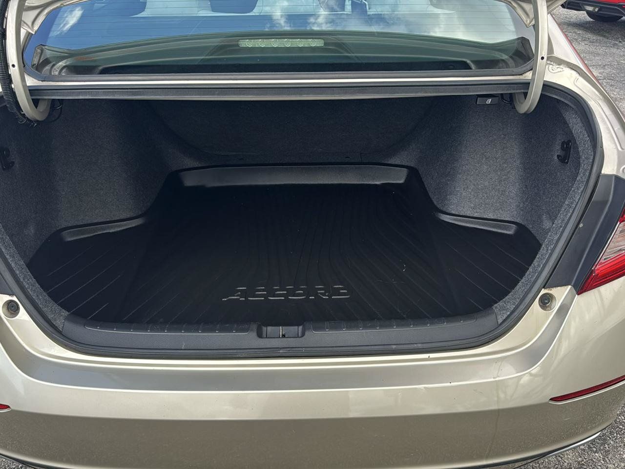 Used 2018 Honda Accord LX image 21