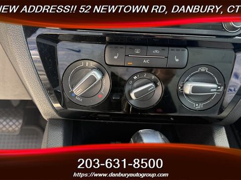 Used 2016 Volkswagen Jetta Sport FWD image 21